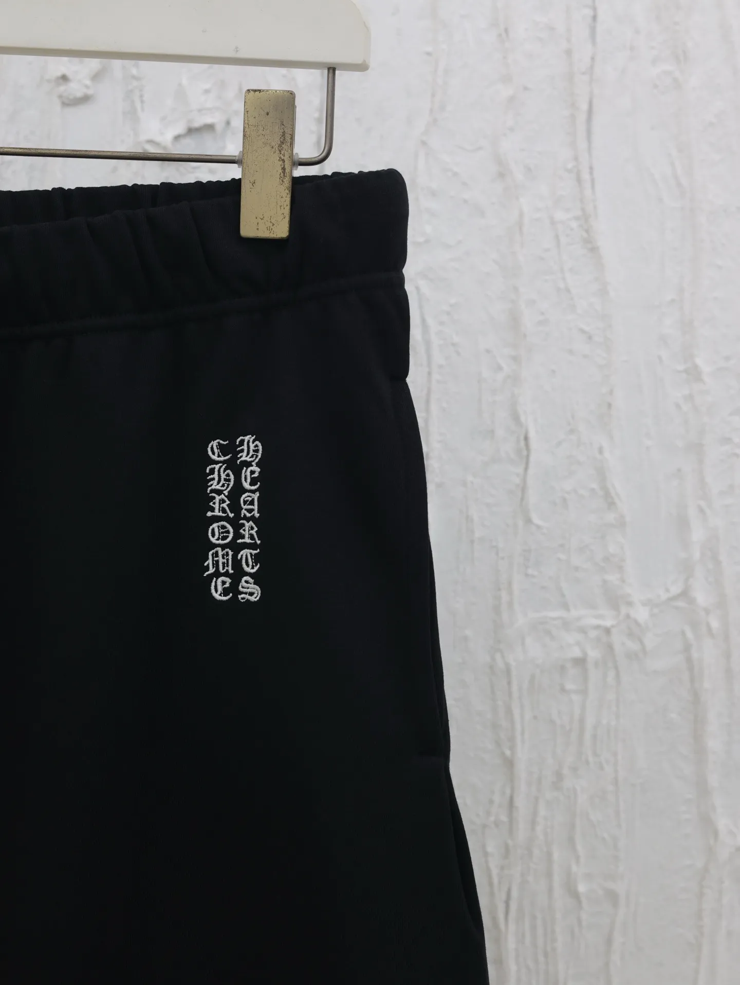 🅿️330 Chrome hearts*/Chrome hearts 25ss new Sanskrit embroidered shorts. The fabric is made of 320G fish scale cotton. The embroidery uses imported embroidery machines. Customized accessories. Size: S/M/L